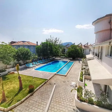 Guenluek Kiralik & Havuzlu Apartment