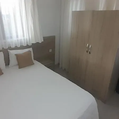 Guenluek Kiralik & Havuzlu * Ölüdeniz